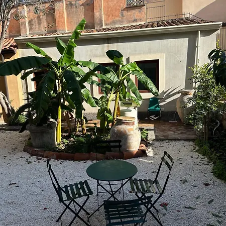 Giardino Crociferi 30 Holiday home Catania