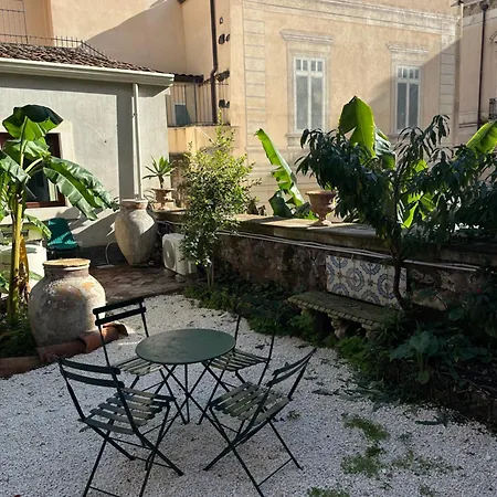 Giardino Crociferi 30 Holiday home *