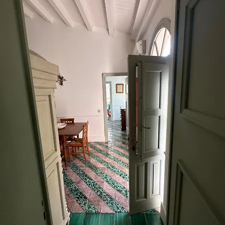 Giardino Crociferi 30