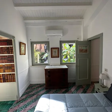 Giardino Crociferi 30